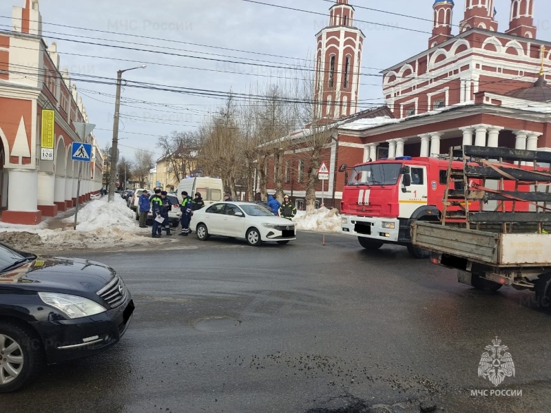 Спасатели принимали участие в ликвидации ДТП в г.Калуга, ул. Ленина